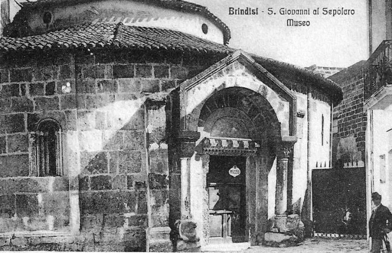 Il tempio di San Giovanni al Sepolcro quando era museo civico