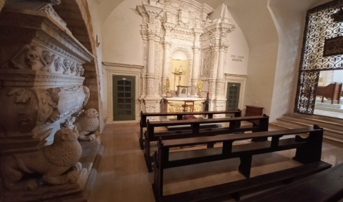 <em>Chiesa di San Paolo Eremita</em> - La cappella di San Francesco e l'altare del SS. Sacramento