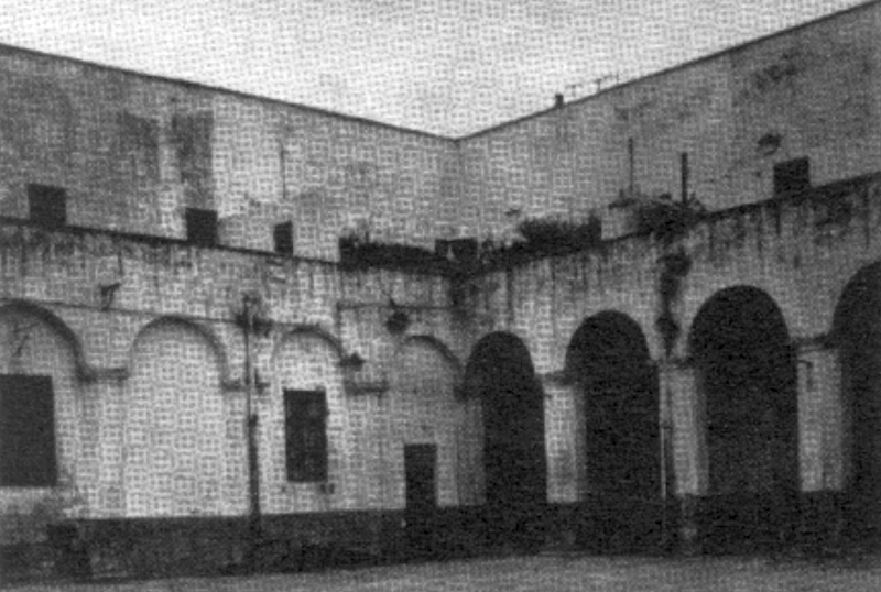 Brindisi. Ex convento di Santa Teresa. Veduta d'epoca del chiostro lato nord-est
