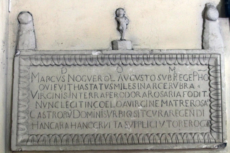 Epigrafe con memoria rosariana di Marcus Noguerol