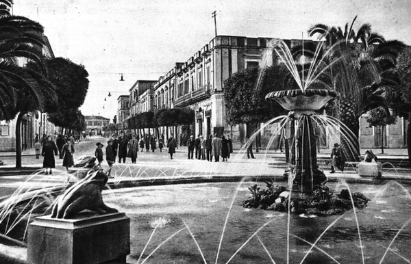 La Fontana Luminosa, detta delle rane a Piazza Cairoli (1934)