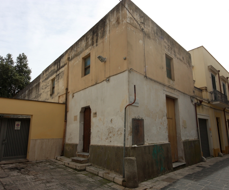 Brindisi. Chiesa di Sant'Anna. Esterno