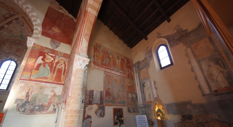 Brindisi. Chiesa di Santa Maria del Casale. Affreschi sulla parete sud-est