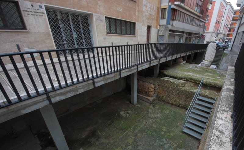 Area archeologica di via Casimiro vista da est. A sx il "cavalcavia"