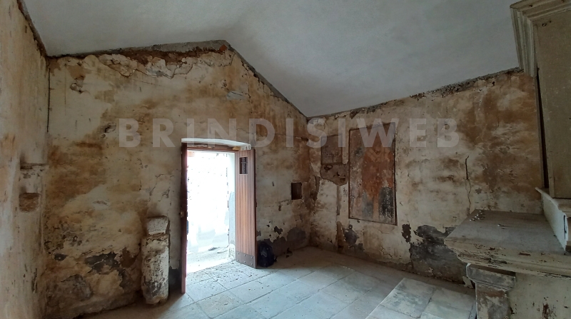 Brindisi. Chiesetta del Cristo del Passo. Interno.