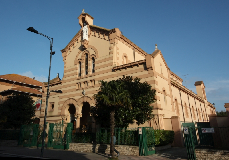 Brindisi. Chiesa del Sacro Cuore di Gesù - Salesiani. Esterno