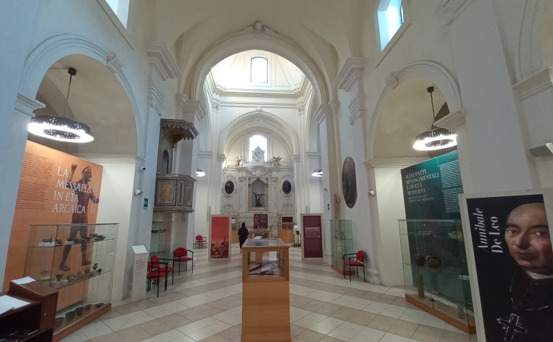 Brindisi. Chiesa di San Michele Arcangelo. Interno
