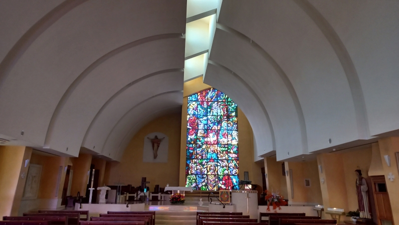 Chiesa di San Vito Martire. Interno con altare maggiore