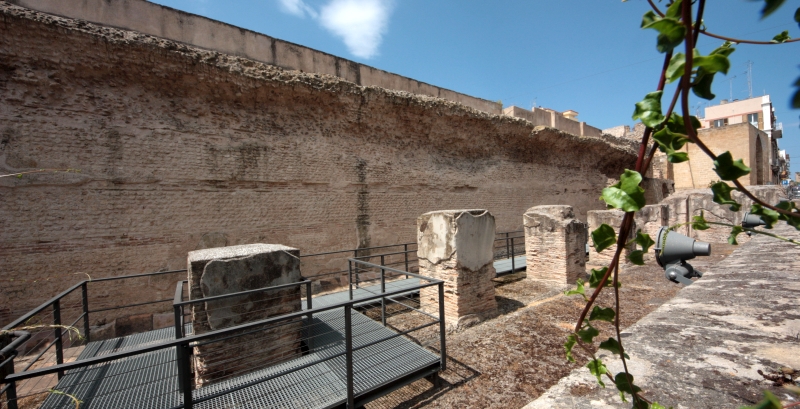 Le Vasche limarie, resti della cisterna e dei pilastri della vasca meridionale