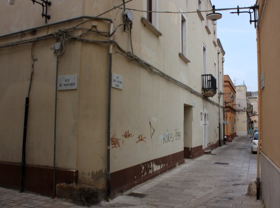 Brindisi, via  S. Antonio Abate angolo vico de Marangio