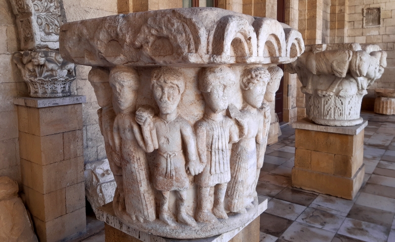 Brindisi. Museo Archeologico. Il Capitello della Danza