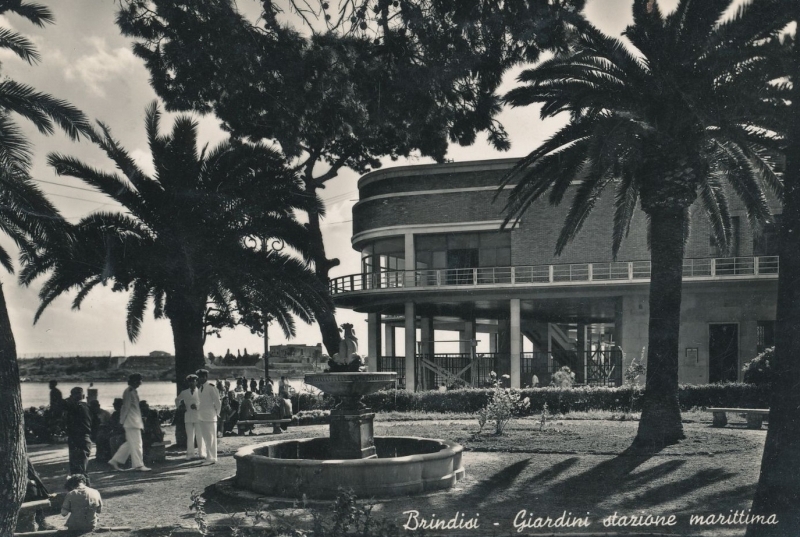 Brindisi. I Giardinetti e la stazione marittima
