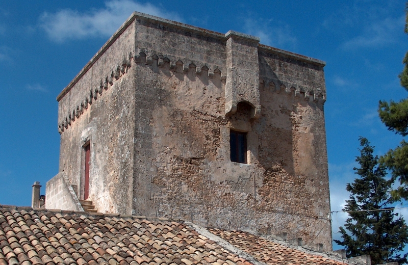 Brindisi. Masseria Pinti. Particolare della torre