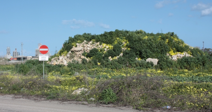 Brindisi. Quello che restava della Torre di Migliori nel marzo del 2013