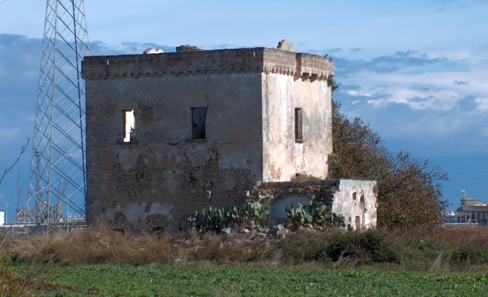 Brindisi. La Torre di Migliori nel 2006 - ph. Giovanni Membola