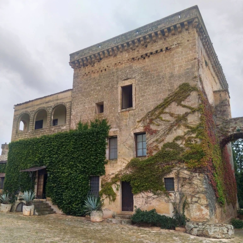 Borgo di Serranova, il castello - ph. Raimondo Rodia