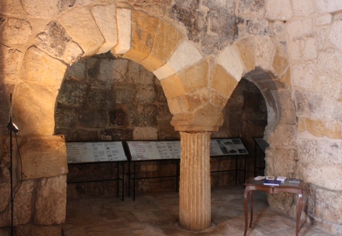 Torre S. Susanna. Chiesetta di San Pietro a Crepacore. Archi di divisione delle navate