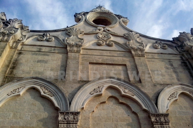 Erchie, Santuario di Santa Lucia, particolare della facciata posteriore