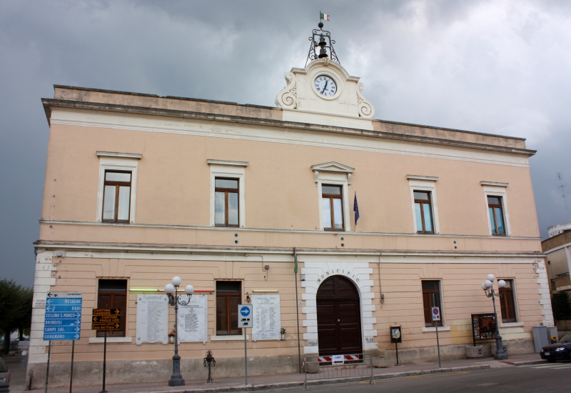 San Donaci. Palazzo del Municipio