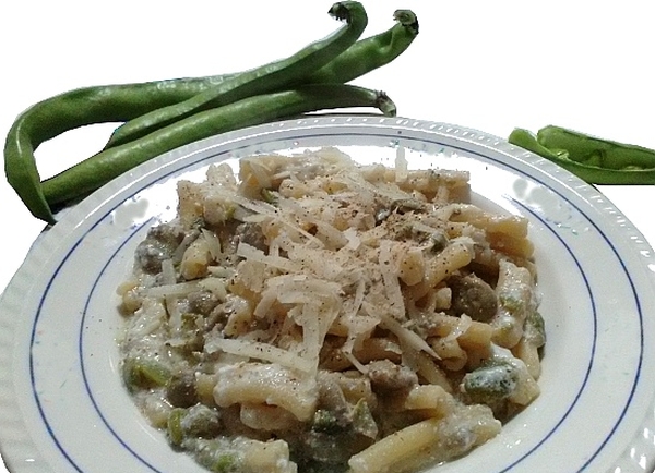 Casarecce, fave fresche (unguli), ricotta e pecorino