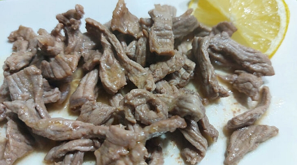 Straccetti di vitello al limone - ph. ricettafacileconcinzia.it