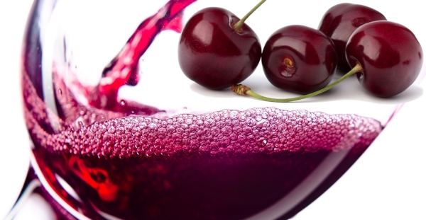 Vino Primitivo e ciliegie