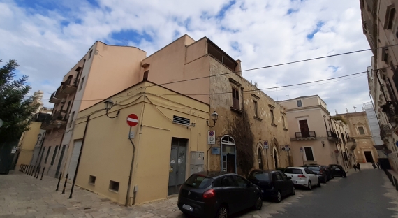 Brindisi, via G. Tarantini. Isolato dove aveva sede la zecca angioina