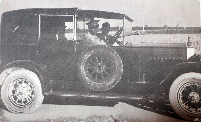 Ferruccio Libardo sulla Fiat 503 di Serafino Giannelli