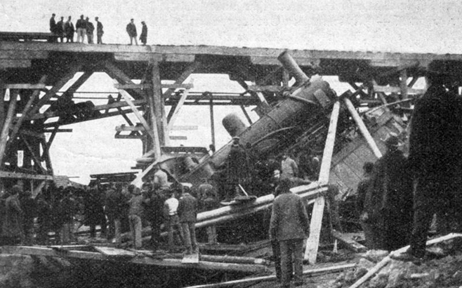 Immagine del disastro del treno precipitato dal ponte Cillarese il 12 gennaio 1902 (coll. G. Membola)