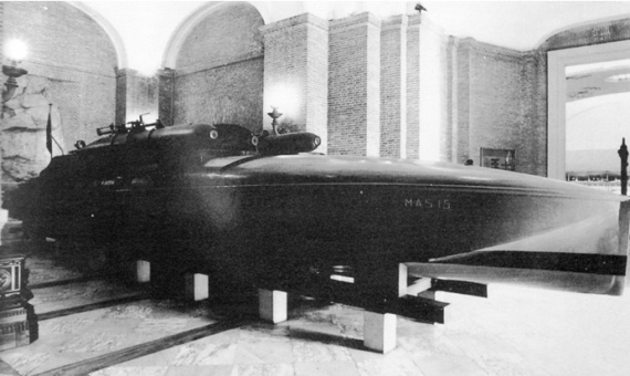 Sistemazione del MAS 15 all'interno del Vittoriano (Fonte Ufficio Storico Marina Militare)