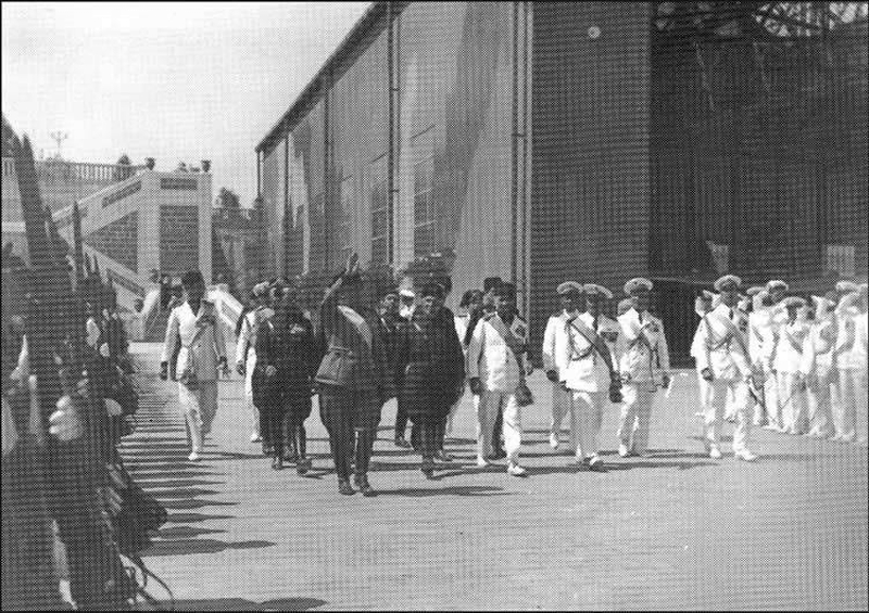 Brindisi, 8 settembre 1934. Mussolini inaugura l'aeroporto