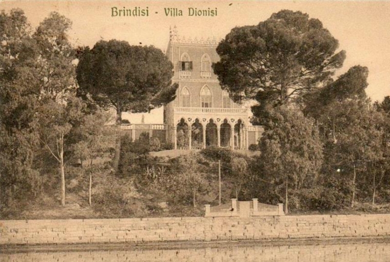 Villa Dionisi, sponda orientale del Seno di Ponente