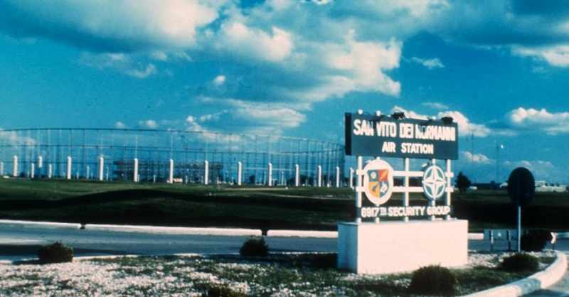 L'ingresso della Base Usaf