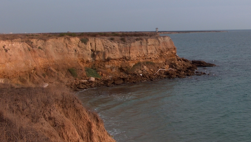 La costa e la falesia tra Torre Mattarelle e Cerano, dove avvenne la tragedia