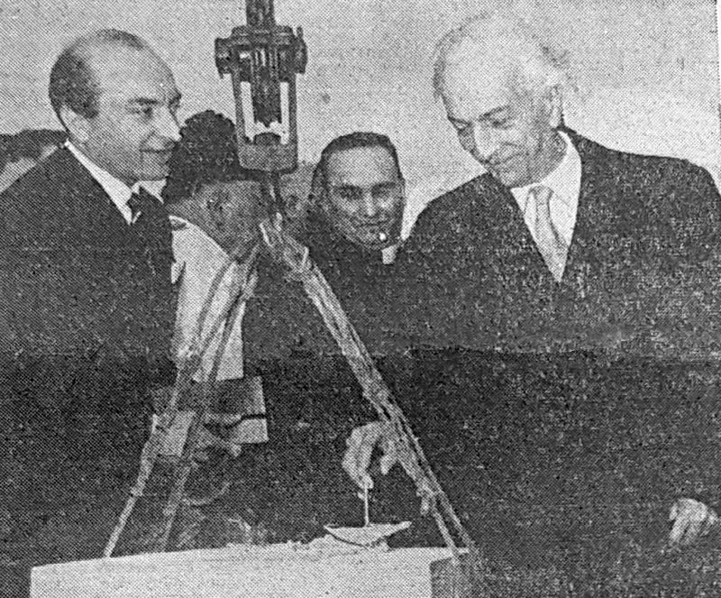 La Posa della Prima Pietra fatta dal Presidente del Consiglio Antonio Segni (ph. Ficarelli - La Gazzetta del Mezzogiorno)