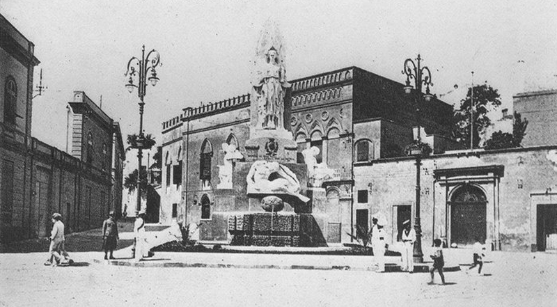 Il Monumento ai Caduti in piazza Dionisi