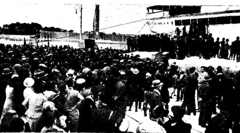 Brindisi 13/4/1935, l'imbarco dei lavoratori sulla nave Conte Rosso