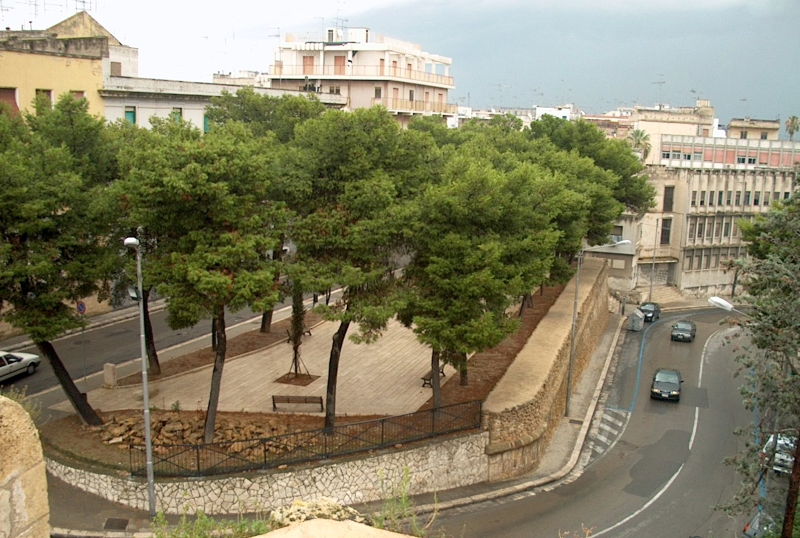 Quello che rimane del Parco della Rimembranza, visto dal Bastione San Giacomo (2002)