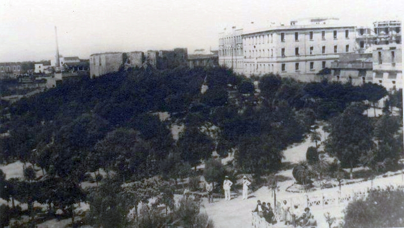 Il Parco della Rimembranza da est, in fondo il Bastione San Giacomo
