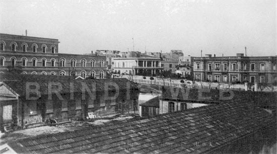 Il Presidio militare della caserma Ederle, di fronte la palazzina dell´Ammiragliato - 1925