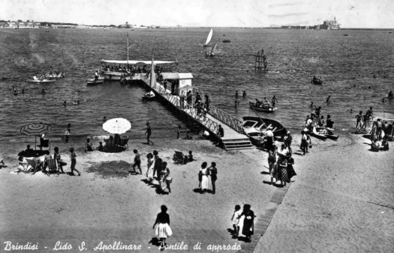 Il pontile della spiaggia.